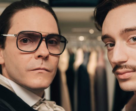 Becoming Karl Lagerfeld ganha trailer e cartaz