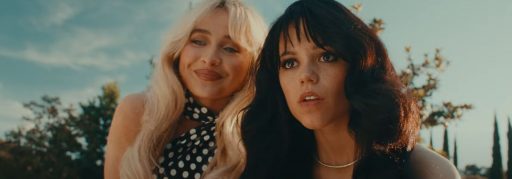 Sabrina Carpenter lança videoclipe de Taste, com participação de Jenna Ortega