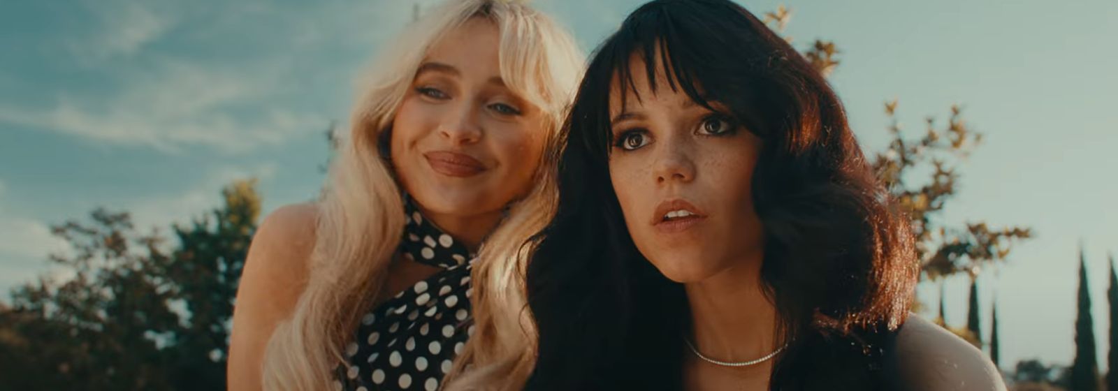 Sabrina Carpenter lança videoclipe de Taste, com participação de Jenna Ortega