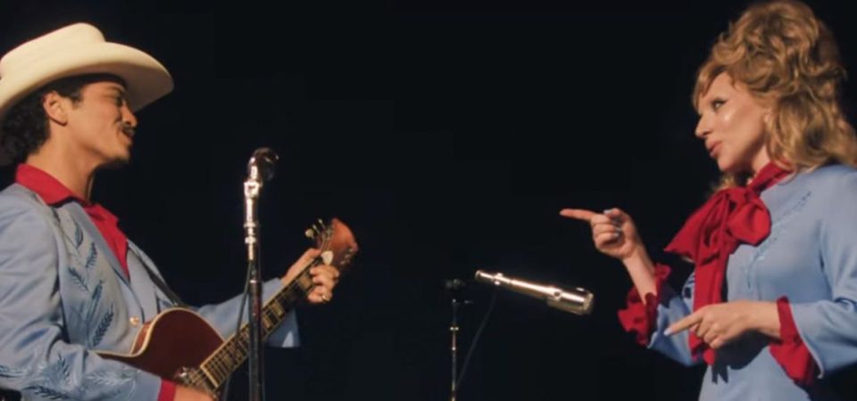 Lady Gaga e Bruno Mars lançam clipe de "Die With a Smile"