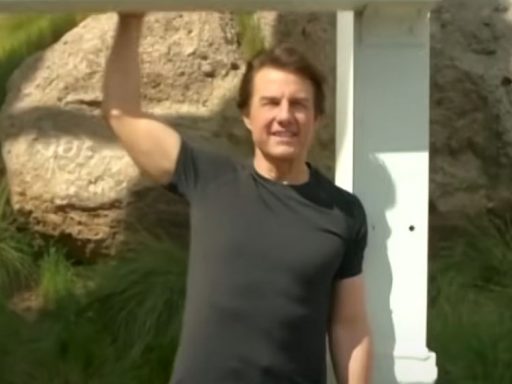 Tom Cruise fez de tudo no encerramento das Olimpíadas de Paris
