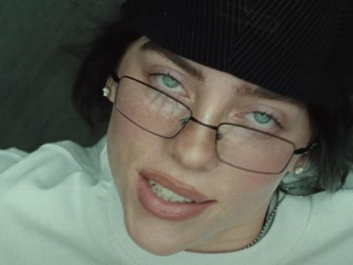 Billie Eilish lança clipe da música "Birds of Feather"