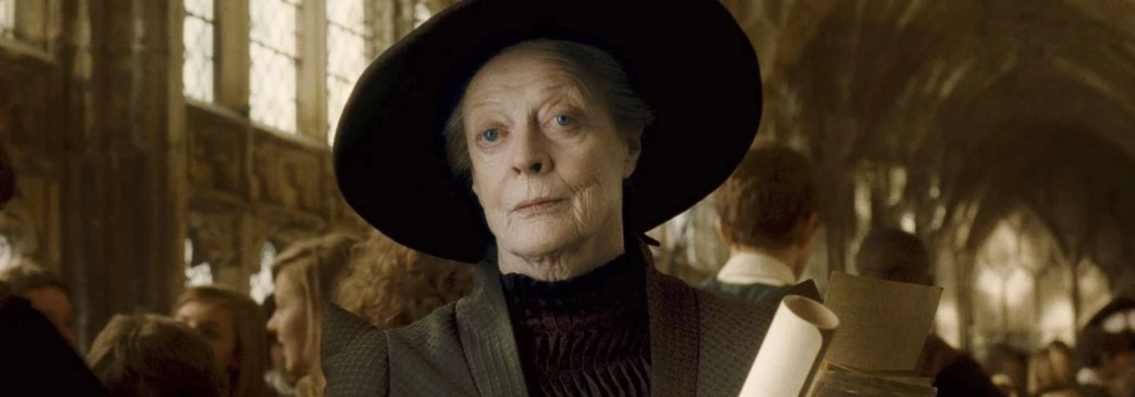 Dame Maggie Smith, atriz de Harry Potter & Downton Abbey, morre aos 89 anos