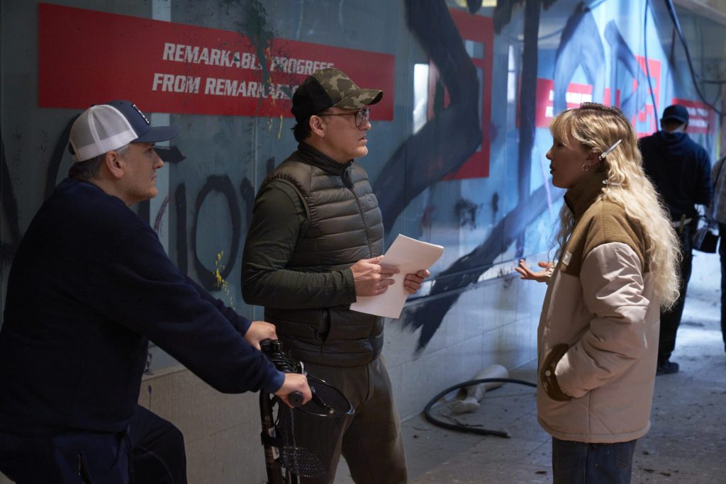 The Electric State, filme com Millie Bobby Brown e Chris Pratt, ganha primeiras imagens