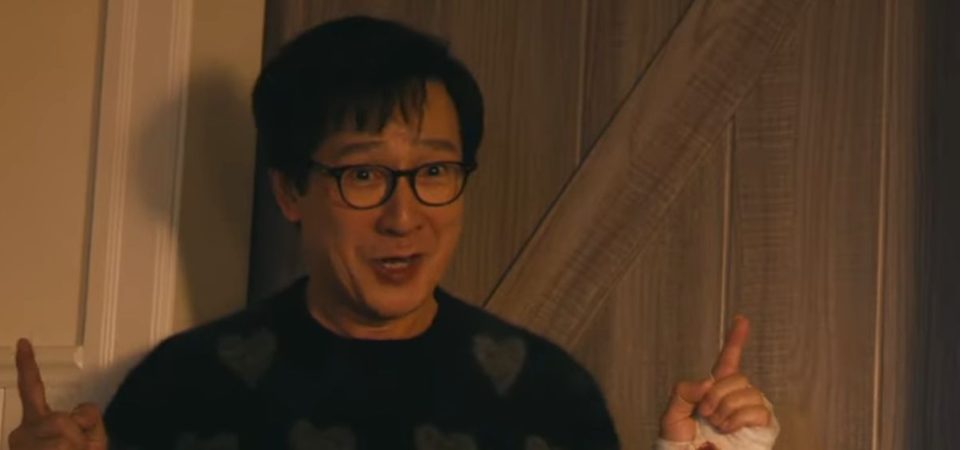 Amor Bandido, comédia de ação com Ke Huy Quan, ganha trailer