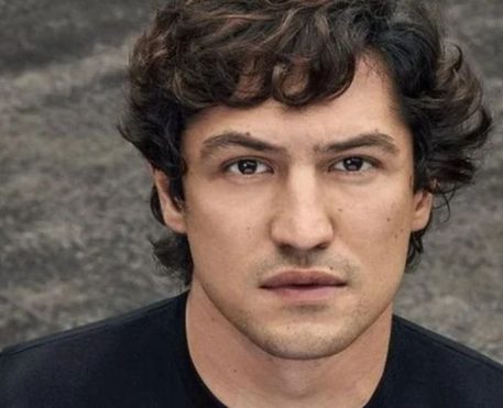 Gabriel Leone será os gêmeos Caim e Abel na nova série da Max