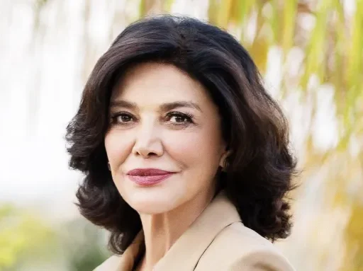 Shohreh Aghdashloo A Roda Do Tempo