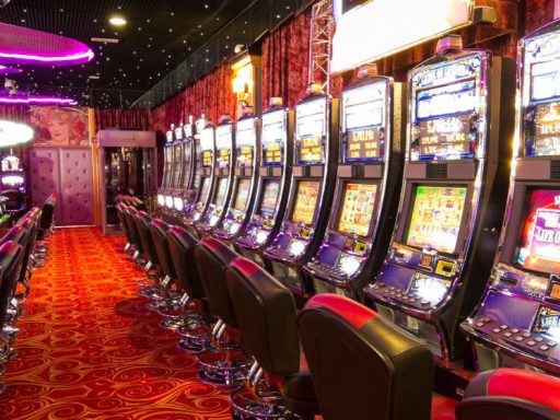 Top 10 Slots Inspirados em Filmes e Séries de Sucesso: Diversão Garantida para Fãs de Cinema e TV