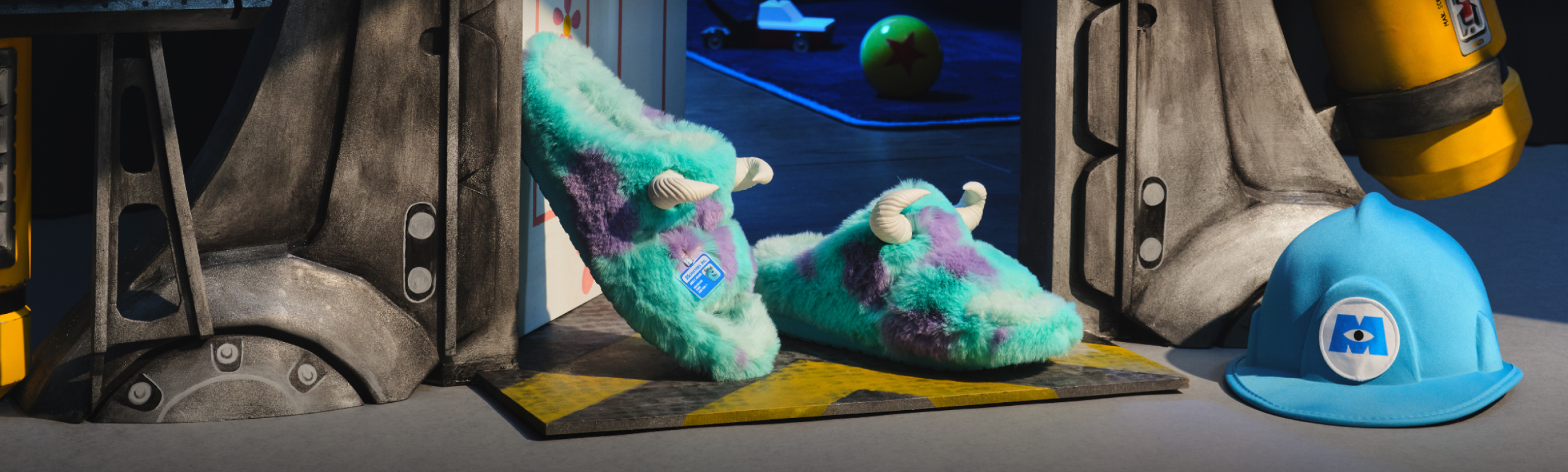 Crocs lança coleção inspirada em Monstros S.A.