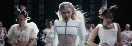 Lady Gaga lança clipe de Abracadabra