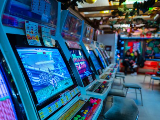 Jogos Baseados em Filmes e Séries: Como a Cultura Pop Está Moldando a Indústria dos Games