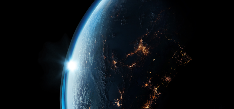 Alien: Earth | Série de terror ganha novo cartaz e teaser