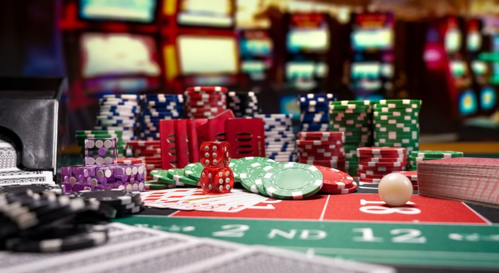 Vantagens de começar com pouco: o que esperar de um cassino com depósito mínimo