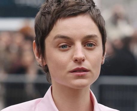 Orgulho e Preconceito | Série da Netflix anuncia Emma Corrin e mais nomes no elenco