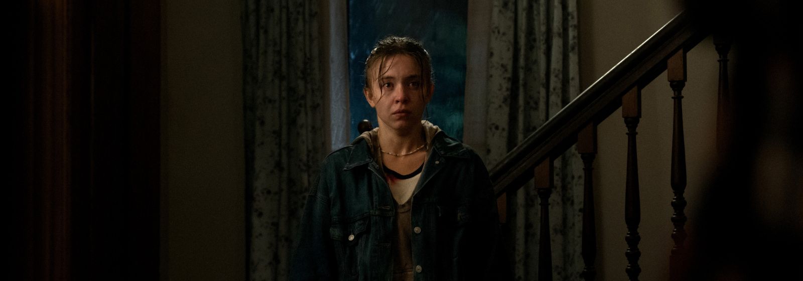 Apple TV+ revela trailer e pôster de Echo Valley, novo thriller com Julianne Moore e Sydney Sweeney
