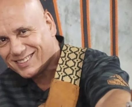 Morre Anísio Mello Junior, voz das aberturas de Dragon Ball e Dragon Ball Z, aos 60 anos