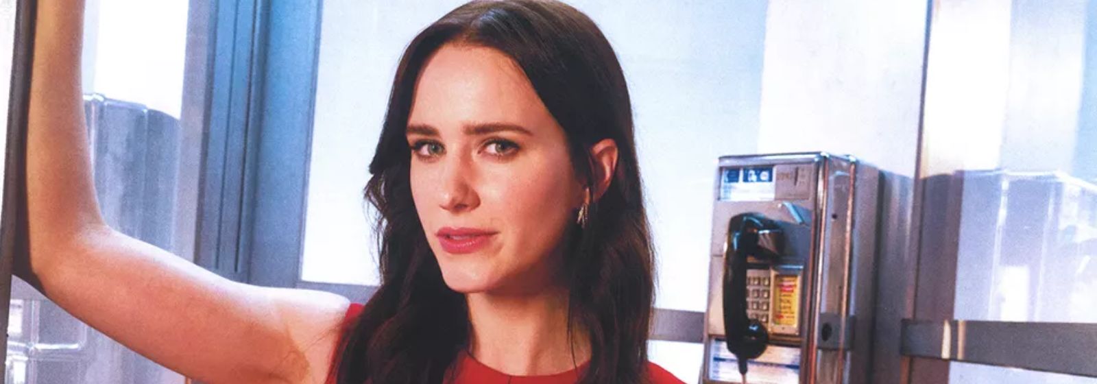 Rachel Brosnahan vai estrelar 2ª temporada de Acima de Qualquer Suspeita