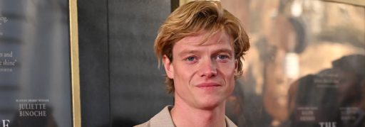 DC Studios escala Tom Rhys Harries como Cara de Barro em novo filme do Universo DC