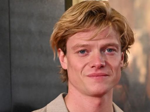DC Studios escala Tom Rhys Harries como Cara de Barro em novo filme do Universo DC