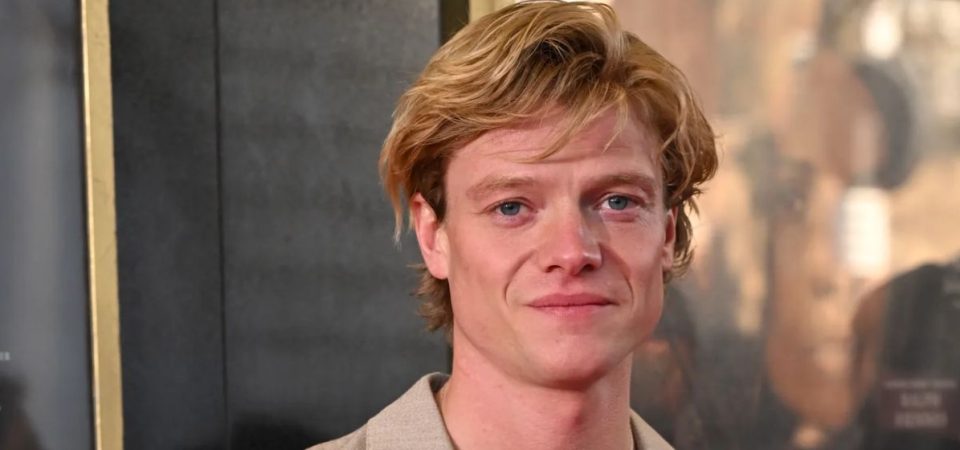 DC Studios escala Tom Rhys Harries como Cara de Barro em novo filme do Universo DC