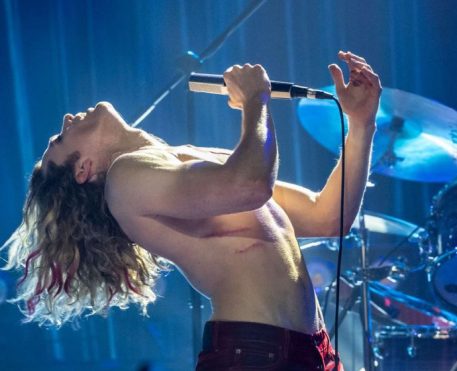 Entrevista com o Vampiro | 3ª temporada ganha imagens e vídeo musical com Lestat