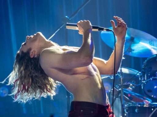 Entrevista com o Vampiro | 3ª temporada ganha imagens e vídeo musical com Lestat