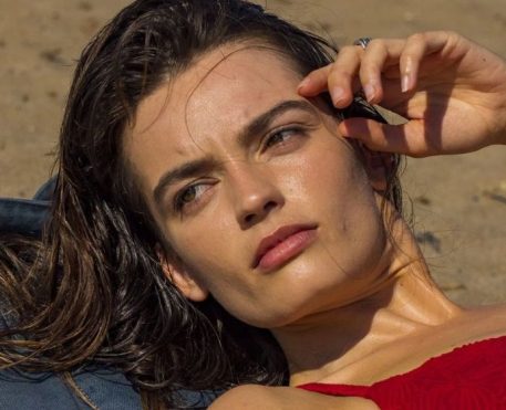Estrelado por Emma Mackey, Hot Milk chega à MUBI em agosto