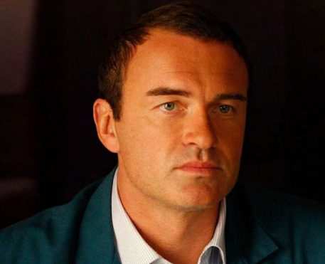Morre Julian McMahon, astro de Nip/Tuck e Quarteto Fantástico, aos 56 anos
