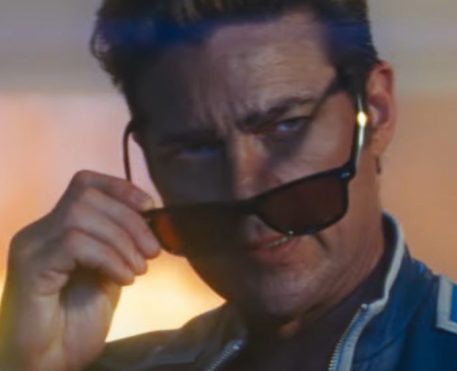 Mortal Kombat II ganha trailer e apresenta Johnny Cage