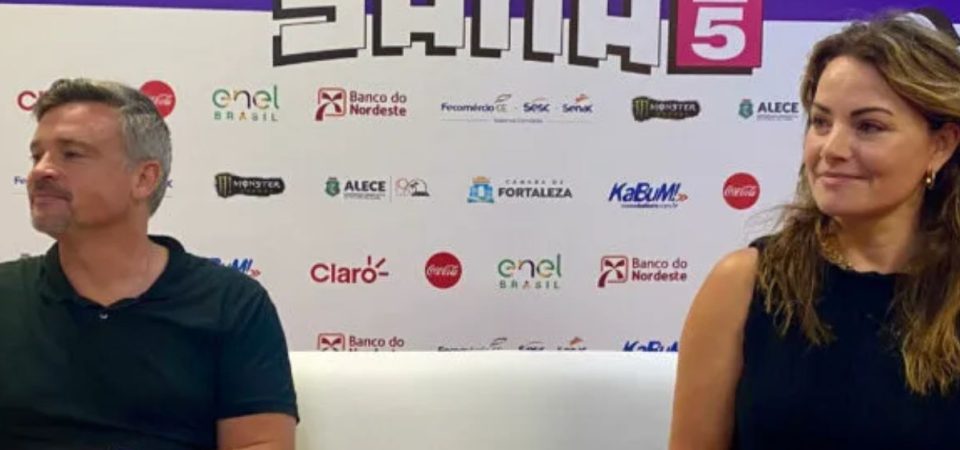 Tom Welling e Erica Durance emocionam fãs no SANA 2025 em Fortaleza com nostalgia de Smallville
