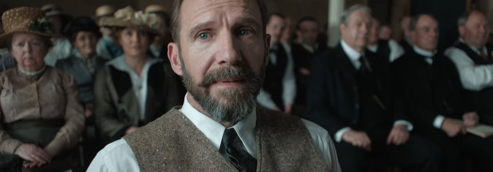 The Choral, novo filme de Ralph Fiennes, ganha trailer