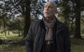 Sr. Blake Ao Seu Dispor ganha trailer, cartaz e data de estreia