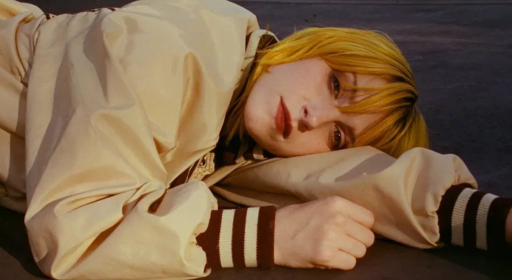 Hayley Williams lança clipe de “Ego Death At A Bachelorette Party”