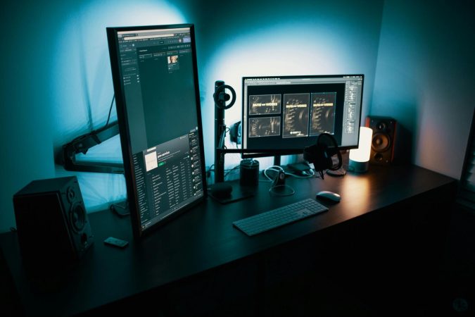 Ergonomia e produtividade: por que usar um monitor vertical para PC pode transformar sua rotina de trabalho e estudos