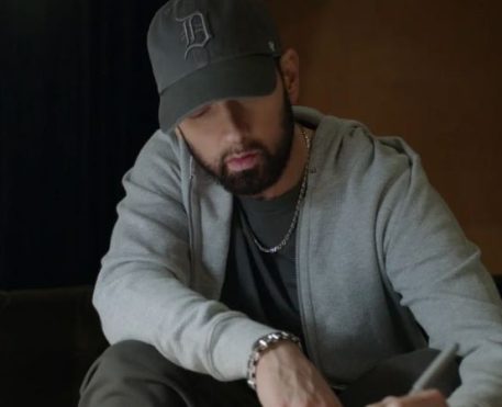 Paramount+ divulga data de estreia de Stans, série produzida por Eminem