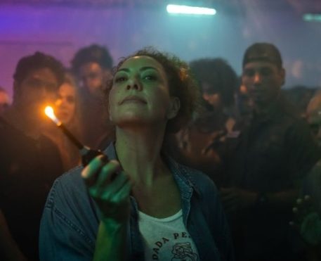 Uma Mulher Sem Filtro | Fabiula Nascimento salva com carisma uma comédia nacional sem fôlego