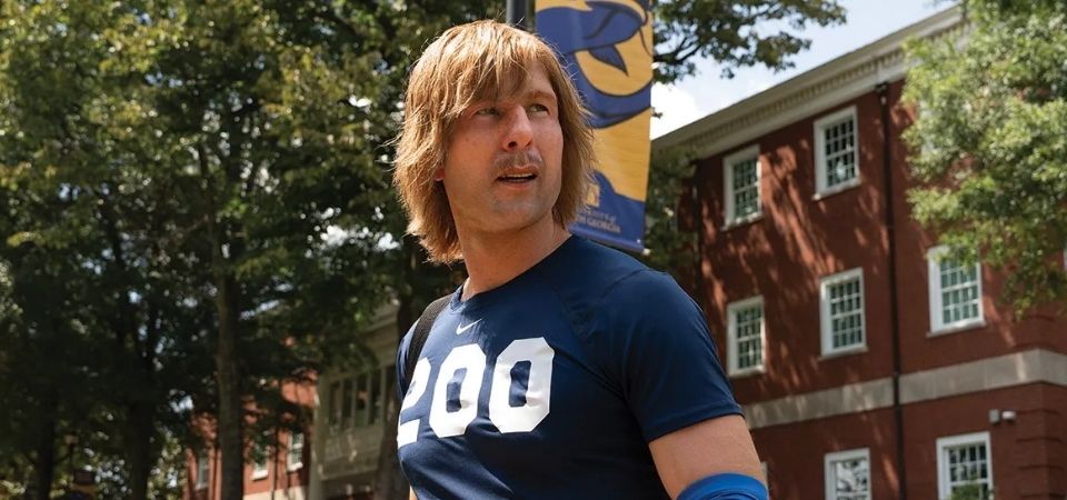 Disney+ lança cartaz e trailer da série Chad Powers: O Quarterback