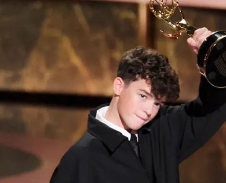 Emmy 2025 consagra Adolescência, da Netflix, e faz história com vitória de Owen Cooper