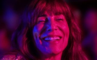 Sexa, filme dirigido e protagonizado por Gloria Pires, ganha cartaz e data de estreia