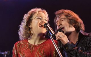 Song Sung Blue: Um Sonho a Dois, com Hugh Jackman e Kate Hudson, ganha primeiro trailer