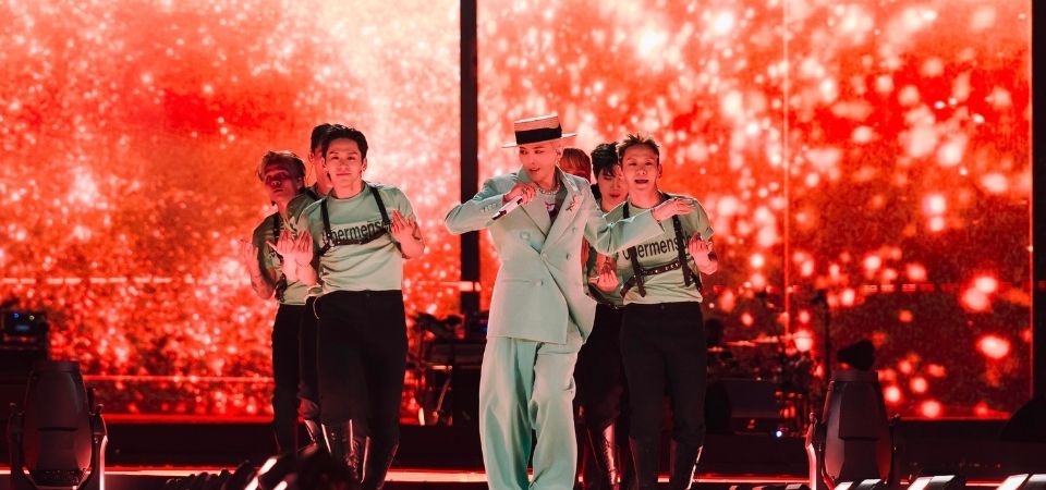 G-Dragon In Cinema: Übermensch: Um espetáculo visual e musical