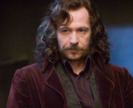 Gary Oldman como Sirius Black
