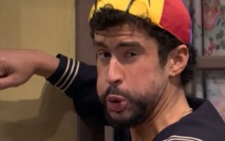 Bad Bunny vira Quico em paródia de Chaves no SNL