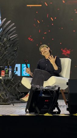 Jack Gleeson conquista fãs brasileiros no SANA 2026 Parte 1