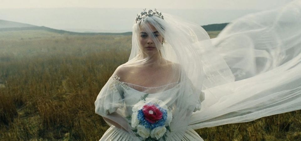 O Morro dos Ventos Uivantes | Um delírio gótico de sangue, desejo e neon