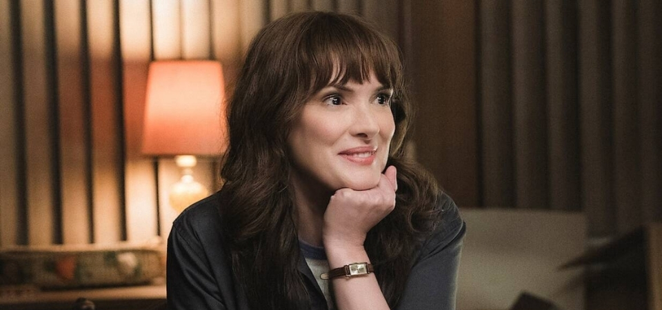Winona Ryder entra para o elenco da 3ª temporada de Wandinha