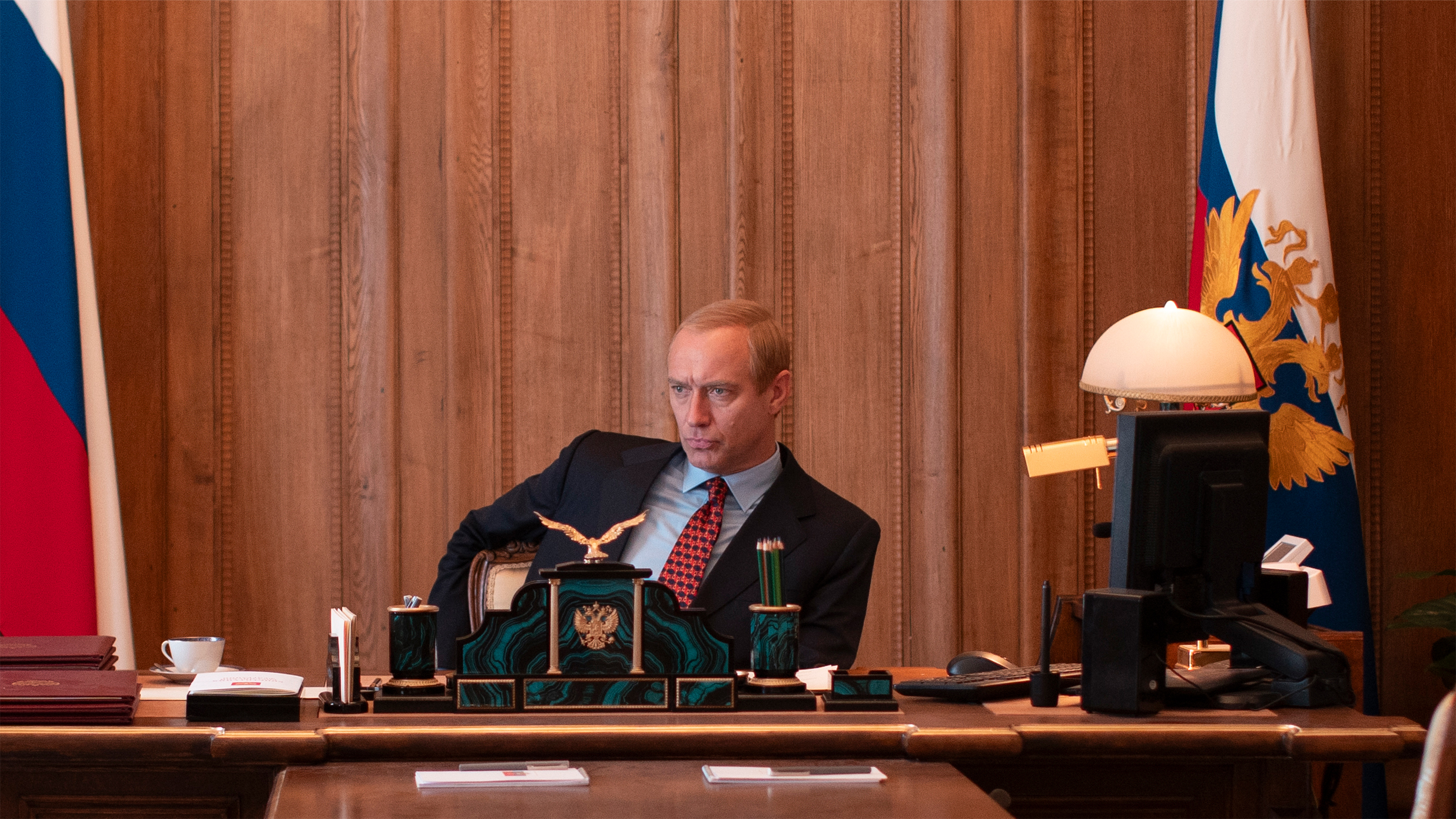 O Mago Do Kremlin | Jude Law e Paul Dano falam sobre o filme