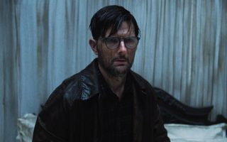 Hokum: O Pesadelo da Bruxa | Terror com Adam Scott ganha cartaz