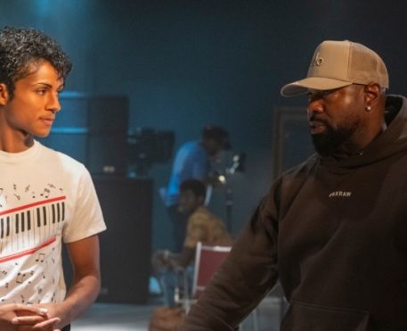 Michael | Cinebiografia do Rei do Pop ganha vídeo dos bastidores