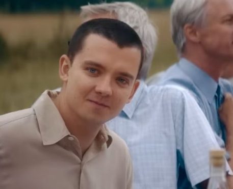 Asa Butterfield vive membro de culto em Sem Salvação, nova série da Netflix
